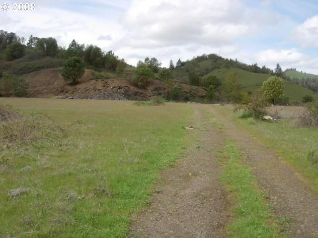 4094 NE Diamond Lake Blvd, Roseburg, OR 97470